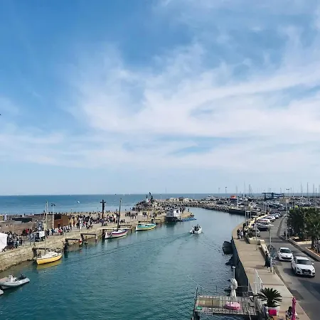 Grand A 100 Metres De La Palavas-les-Flots