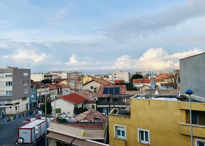 Grand A 100 Metres De La